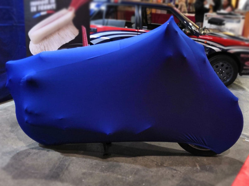 Elegance Moto - Coloris Bleu - Honda CB 750 Four